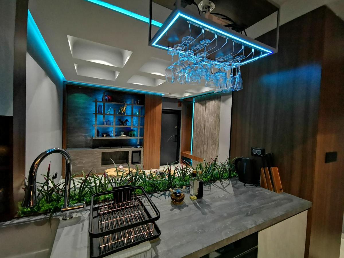Pentlux - Spa Penthouse In The Heart Of Skopje Luaran gambar