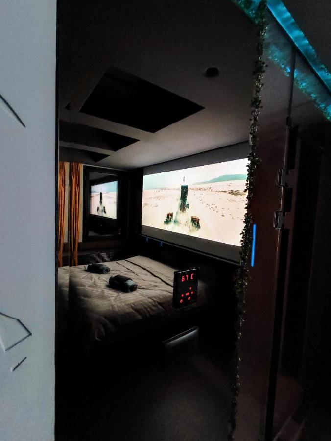 Pentlux - Spa Penthouse In The Heart Of Skopje Luaran gambar