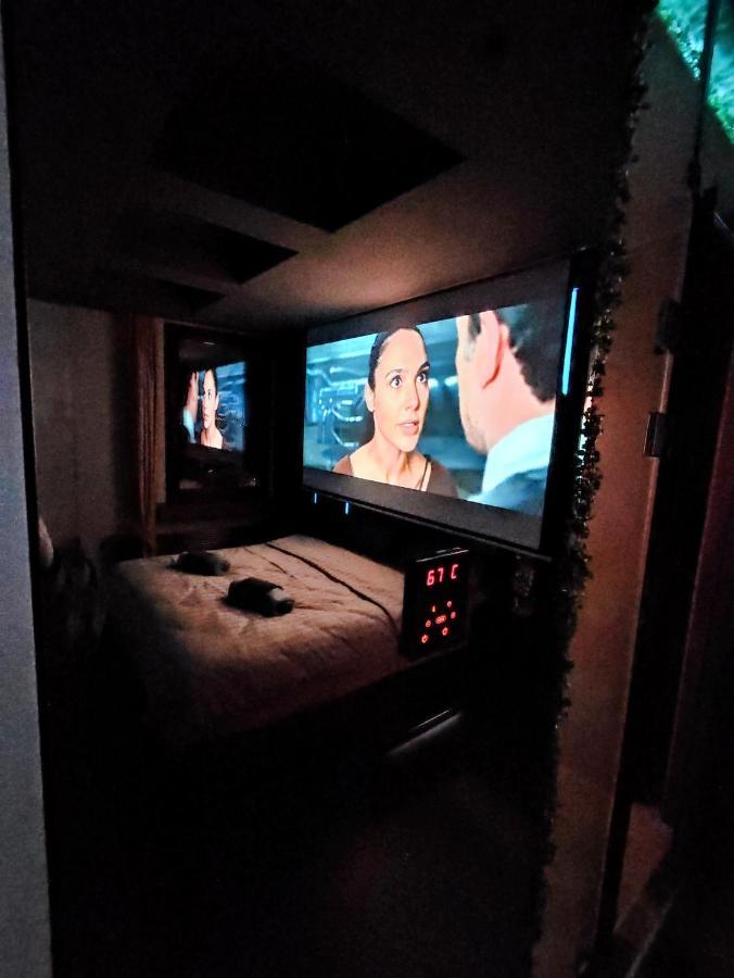 Pentlux - Spa Penthouse In The Heart Of Skopje Luaran gambar