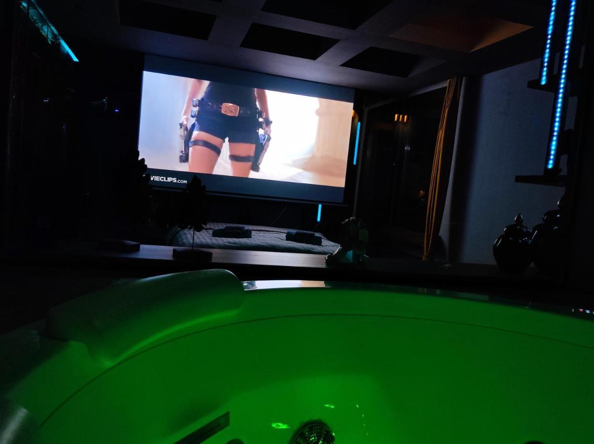 Pentlux - Spa Penthouse In The Heart Of Skopje Luaran gambar